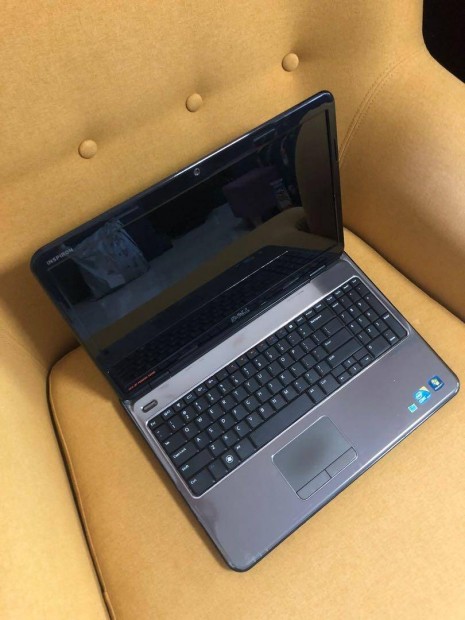 Dell Inspiron N5010 Core I5/15,6"/4Gb/500GB hdd laptop