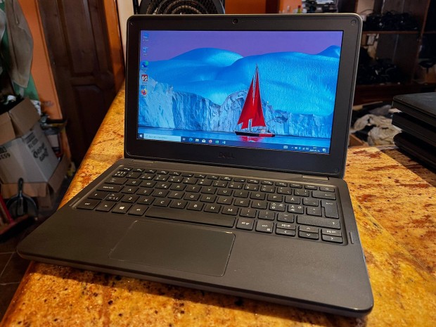 Dell Latitude 3120 - N6000, gyors, hordozhat, kivl akku!