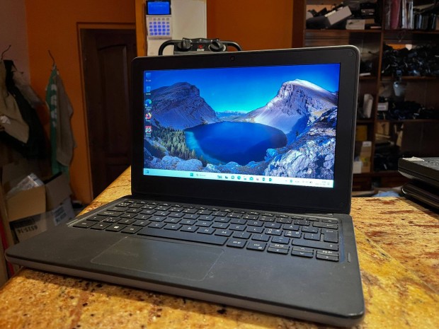 Dell Latitude 3120 - Silver N6000 CPU, Win11, kis mret!