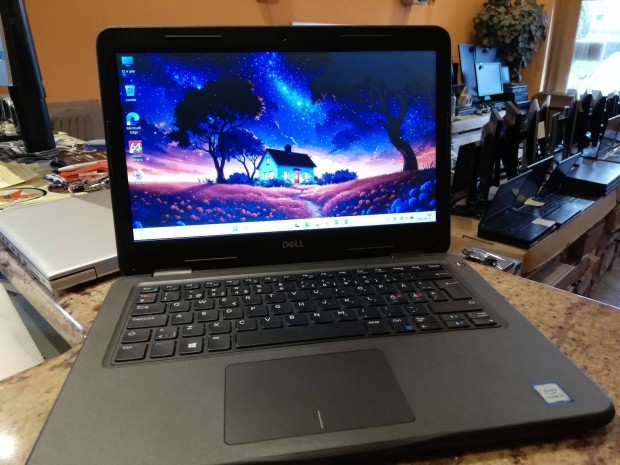 Dell Latitude 3310 - 8.gen i3, SSD, jó akku, Win11