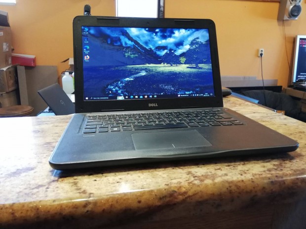 Dell Latitude 3380 - 6.gen i3, SSD, j akku!