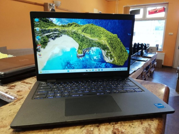 Dell Latitude 3420 - 11.genes, SSD, Full HD, világító billentyűzet!