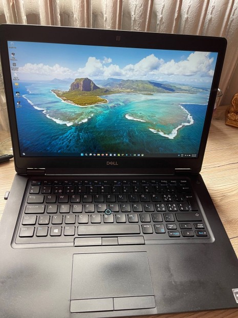 Dell Latitude 4595 + Cpu htamd Ryzen 5 Pro/8GB/256/AMD Vega