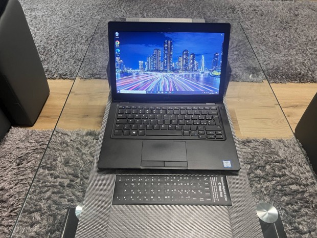 Dell Latitude 5290 12.5 Laptop i5 8350 4Mag 8Szál 8 GB 256 SSD Számla