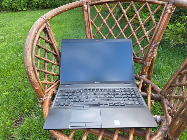 Dell Latitude 5500 15,6" laptop - Core i5-8365u / 16 GB RAM/256 GB SSD