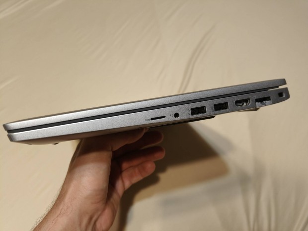Dell Latitude 5530 - i7, 32GB RAM, 1TB SSD - Kiváló üzleti laptop!