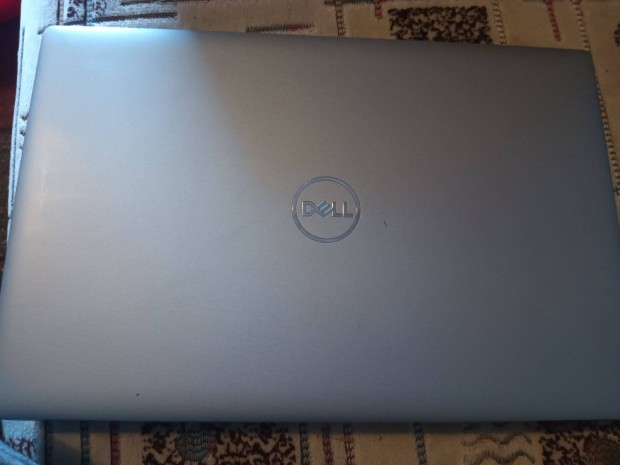 Dell Latitude 5531 plus Laptop taska Processzor .12th Gn Intel(R) Cor