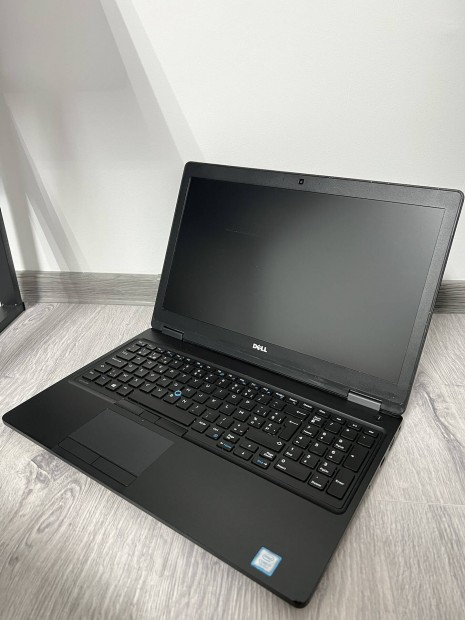 Dell Latitude 5580 15.6" FHD I7-7820HQ 2GB VGA Alkatrsznek