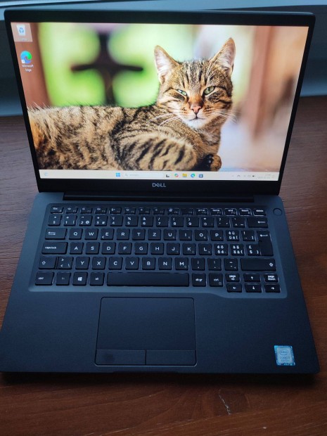 Dell Latitude 7400-Prémium üzleti/ I7-8665U/ 16GB/ 256GB SSD/ 14"FHD
