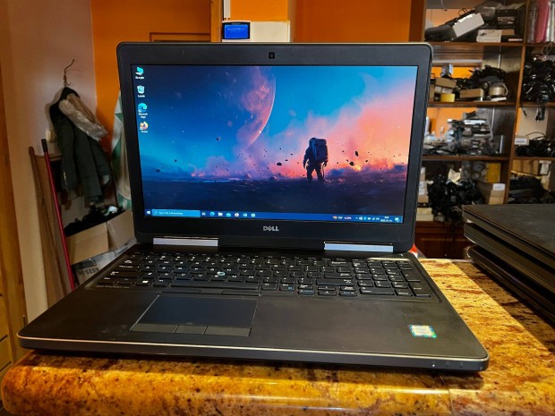 Dell Latitude 7510 - i7-6820HQ, Radeon R9 M375X - munkalloms!