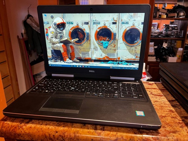 Dell Latitude 7520 - Intel Xeon, quadro M1200 - munkalloms!