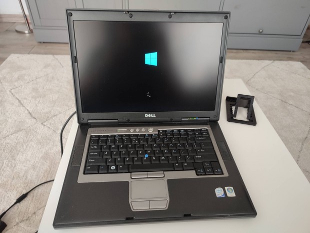 Dell Latitude D830 laptop elad