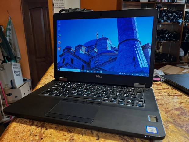 Dell Latitude E5470 - 6.gen i5, SSD, vilgt billentyzet!