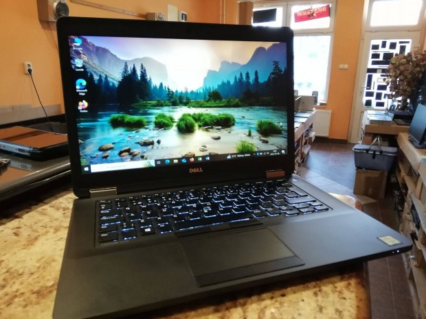Dell Latitude E5470 - Full HD, világító bill., SSD, szép állapot!