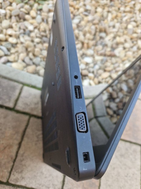 Dell Latitude E5490 rintkijelz , Win 11