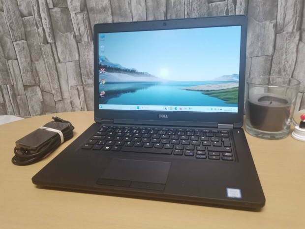 Dell Latitude E5490 Ultrabook WIN 10 8.gen/SSD/ 8Gb ram/Office /Full H