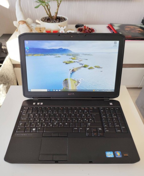 Dell Latitude E5530 i5 3.gen 3320M 8GB RAM 500GB HDD laptop 