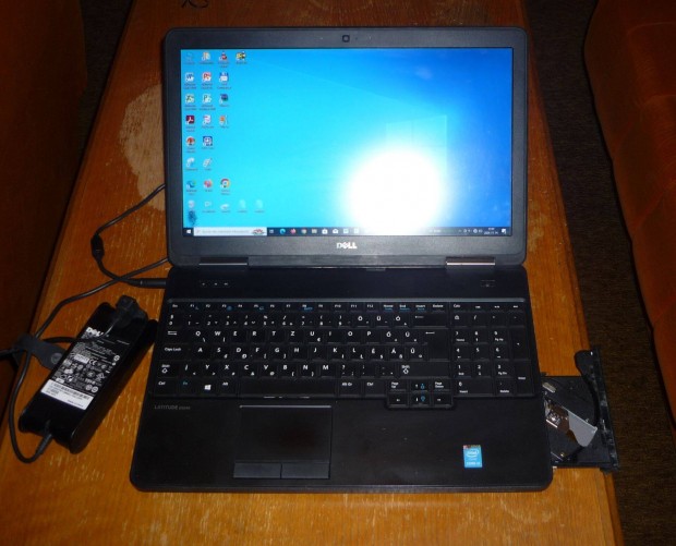 Dell Latitude E5540 (i5-4210U-4GB-120GB SSD) megkímélt, megbízható