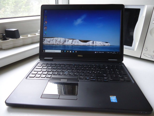 Dell Latitude E5550 i5-5300u laptop 8 GB RAM SSD új akkumulátor