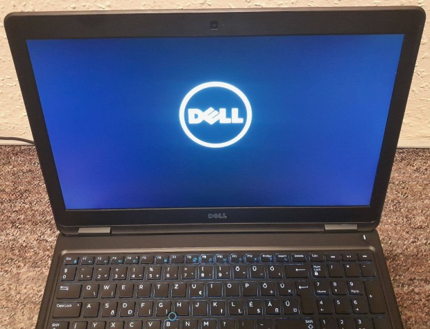 Dell Latitude E5550 laptop, notebook, j akku, vilgt billentyzet