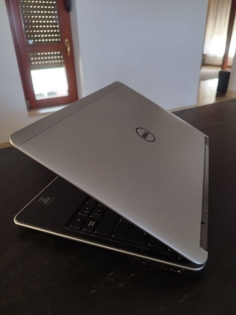 Dell Latitude E7240 laptop