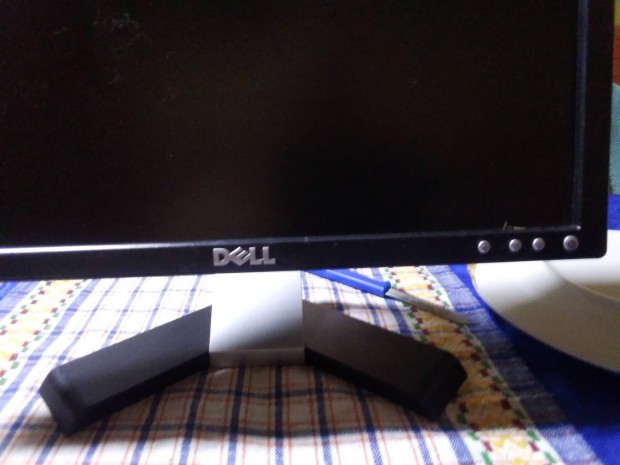 Dell Monitor Elad .