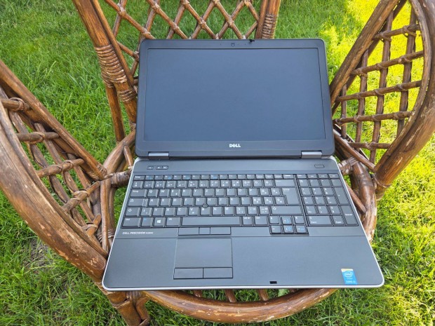 Dell Precision 15,6" laptop - Core i5/ 8GB RAM/ 256GB SSD/ 2GB VGA