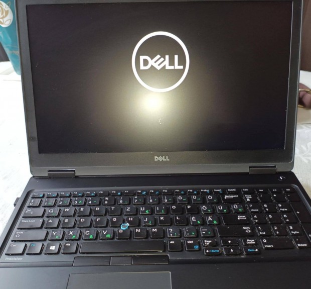 Dell Precision 3520 I7-6820HQ 2.70 Gh notebook elad