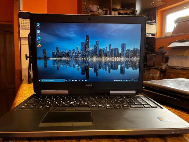 Dell Precision 7520 - Xeon CPU, 32GB, SSD, Quadro M1200 !