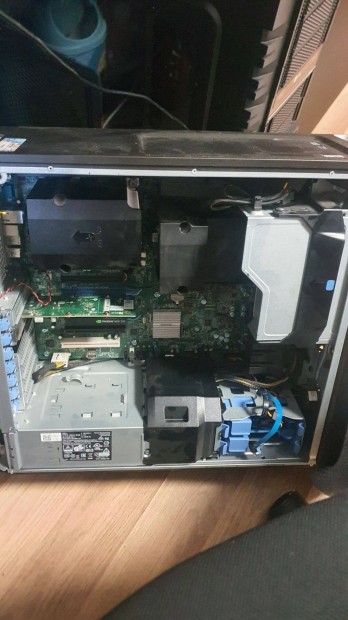 Dell Precision Tower 7810 28mag 56szl, 70mb cache (+12mag 12 szl)