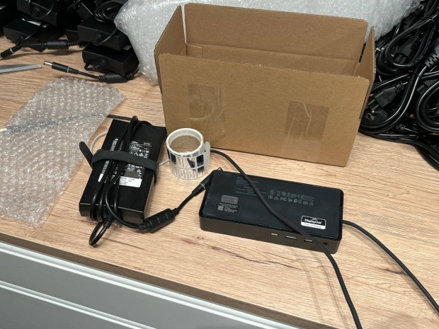 Dell Universal Dock D6000 dokkoló (452-Bcyh) (Displaylink)