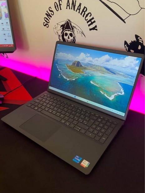 Dell Vostro 3520 laptop 15.6" IPS i7-1255U 16GB RAM 512 SSD Magyar bil