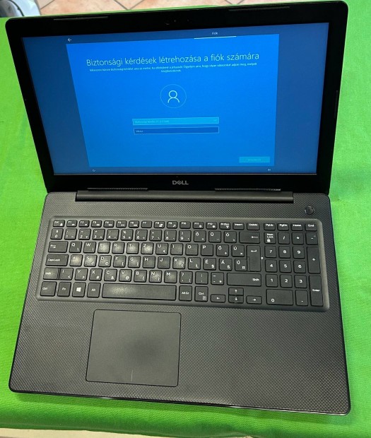 Dell Vostro 3590 i7 Notebook