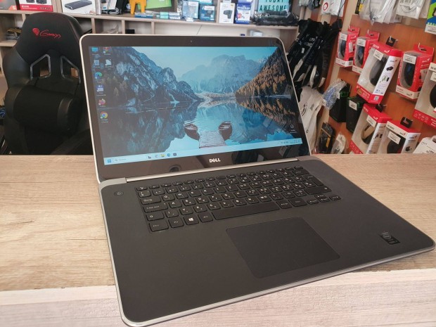 Dell XPS 15 9530 4K rintkijelzs Core i7 laptop