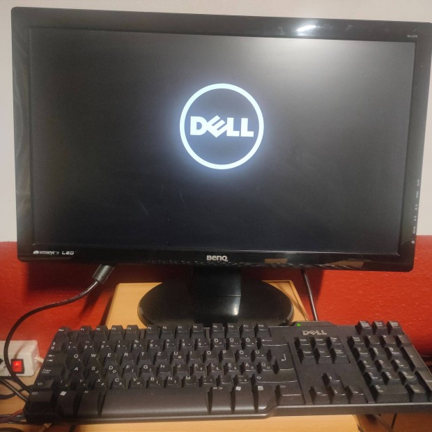 Dell asztali PC i3 proci 8GB RAM_22" monitor, wifi kompletten