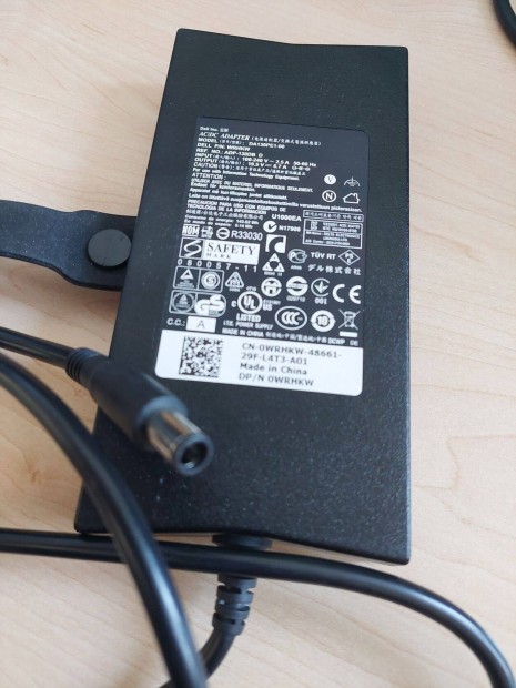 Dell gyri 19.5V 6.7A / 130W AC Adapter