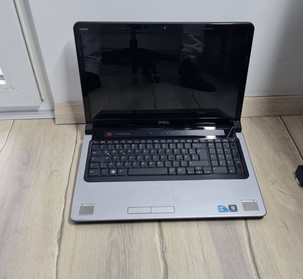 Dell studio i7 17.3 laptop hibs laptop elad !