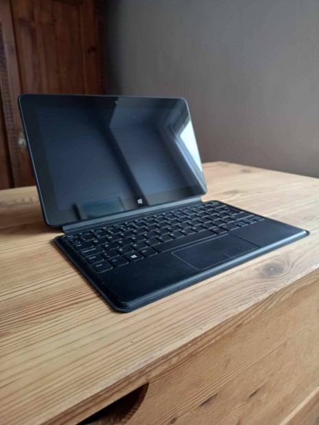 Dell tablet + laptop tltvel dokkolval billentyzetes tokkal