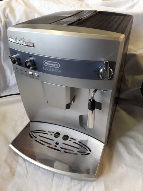 Delonghi A energiaosztlyos Eco Magnifica automata kvfz