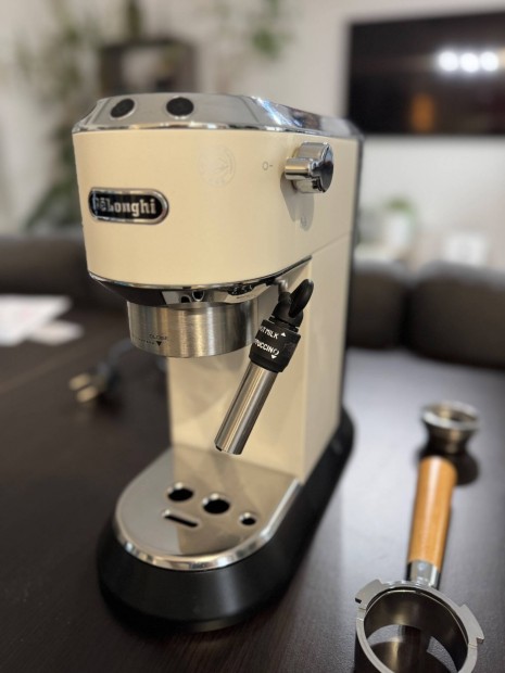 Delonghi Dedica EC685