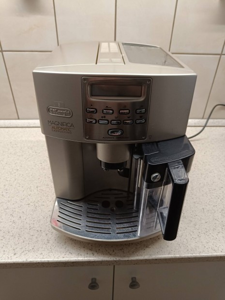 Delonghi Magnifica Automatic Cappuccino
