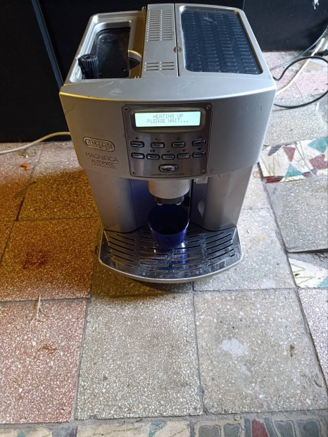 Delonghi Magnifica Cappuccino hibs 