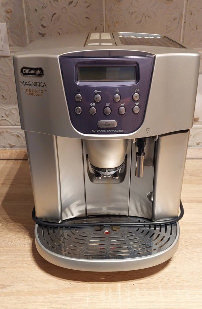 Delonghi Magnifica Pronto Cappuccino automata kvfz