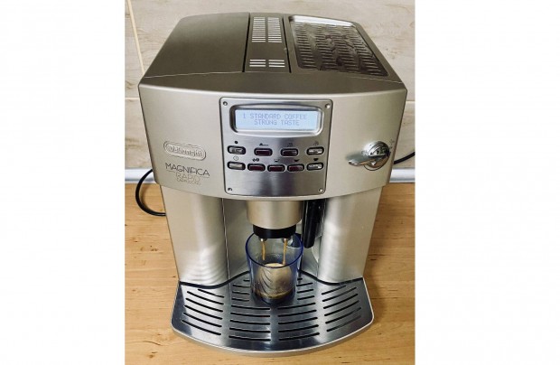 Delonghi Magnifica Rapid Cappuccino feljtott automata kvgp gar