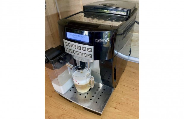 Delonghi Magnifica S Cappuccino feljtott automata kvfz gar