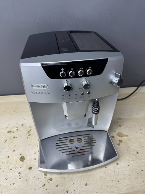 Delonghi Magnifica (hibs)