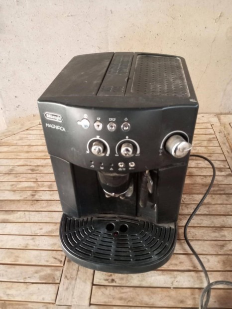 Delonghi Magnifica darls kvfz! (fekete)