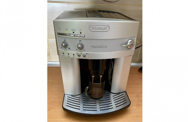 Delonghi Magnifica feljtott automata kvgp garancival!