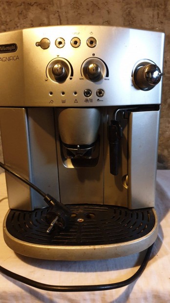 Delonghi Magnifica hibsan elad