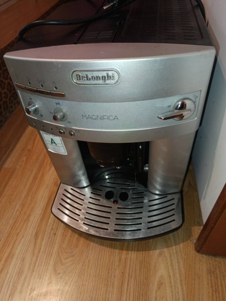 Delonghi magnifica 